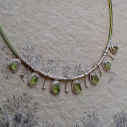 zielony naszyjnik,sałatkowe oliwiny - Naszyjniki - Biżuteria