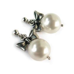 drobne kolczyki Swarovski White perły kokardki - Kolczyki - Biżuteria