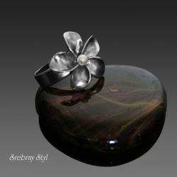 srebro,kwiat,perła,oksydowany - Pierścionki - Biżuteria