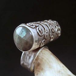 wyrazisty srebrny pierścionek - Pierścionki - Biżuteria