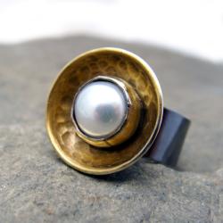 srebrny pierścionek z perłą,złocony - Pierścionki - Biżuteria