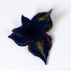 broszka filcowana kwiatowa - Broszki - Biżuteria