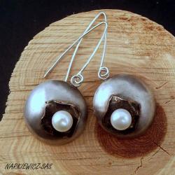 srebrne kolczyki z białymi perłami - Kolczyki - Biżuteria