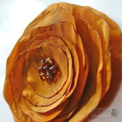 złocisty dodatek,tafta,pomarańczowa broszka - Broszki - Biżuteria