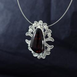 naturalny bursztyn,unikat,biżuteria artystyczna - Wisiory - Biżuteria