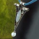 Wisiory srebrny wisior z kamieniem księzycowym i perłą