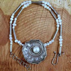 srebrny naszyjnik z perłą na perłach - Naszyjniki - Biżuteria