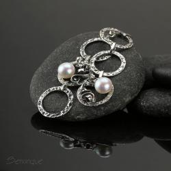asymetryczne,oryginalne,biel,perła,kółka - Kolczyki - Biżuteria