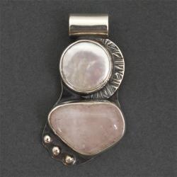 srebrny wisior z kwarcem różowym i perłą - Wisiory - Biżuteria