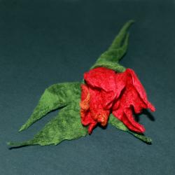 broszka kwiatowa,czerwony kwiat - Broszki - Biżuteria