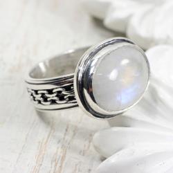 Klasyczny pierścionek z kamieniem księżycowym - Pierścionki - Biżuteria