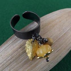 pierścionek z kalcytem i zawieszkami - Pierścionki - Biżuteria