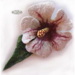 hibiskus,filcowa,kwiat,wełniany,filcowana ręcznie - Broszki - Biżuteria