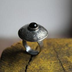 pierścionek srebro onyks metaloplastyka unikat - Pierścionki - Biżuteria